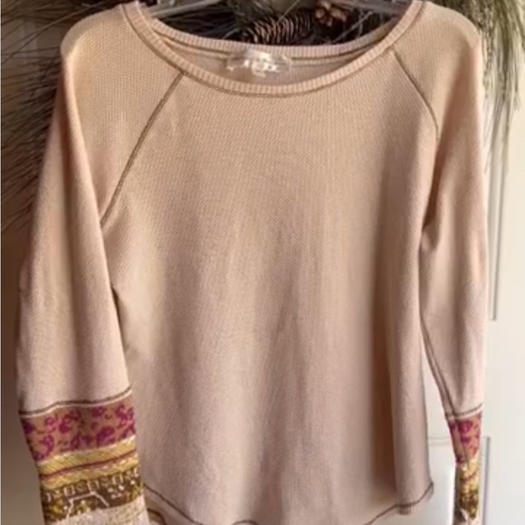 Chelsea and Theodore thermal boho top size medium - Picture 5 of 14
